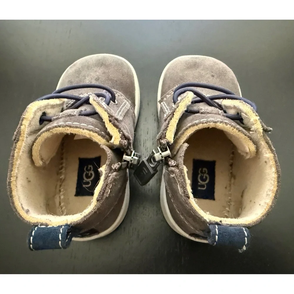 UGG Toddler Suede Kristjan Chukka Boot Size 4/5 Gray Leather Baby Easy Side-Zip